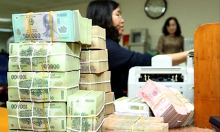 Có một lượng tiền lớn đang đọng ở ngân hàng