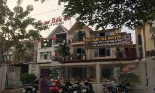 Đất sử dụng chung đáng ra làm sân chơi, khu vực trồng cây đã biến thành nới bán bia, hàng ăn