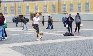 Ký sự World Cup: Bóng đá và âm nhạc trên quảng trường Cung điện