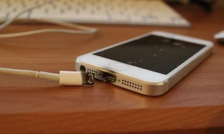 Cô gái 22 tuổi bị điện giật tử vong khi sạc pin điện thoại