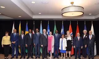 Việt Nam chào đón đầu tư vào hàng không, viễn thông, điện lực…