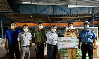 Khởi động chương trình “San sẻ yêu thương - chung tay vượt qua đại dịch”