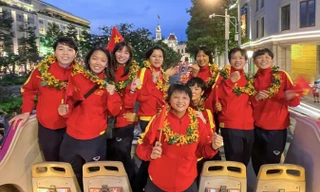Những ‘cô gái vàng’ của tuyển Bóng đá nữ Việt Nam truyền cảm hứng cho các bạn trẻ TP. HCM