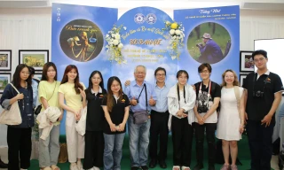 Gia đình, đồng nghiệp giới thiệu triển lãm, sách ảnh tưởng nhớ cố NSNA Hoàng Thạch Vân