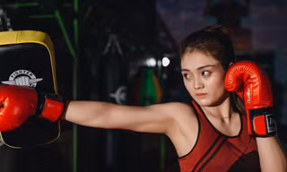 Nữ vận động viên kickboxing đẹp như hotgirl và câu chuyện đến với võ thuật