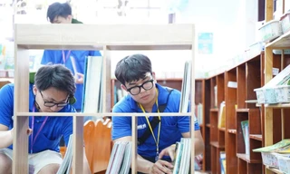 Thanh niên kiều bào sôi nổi tham gia các hoạt động tình nguyện