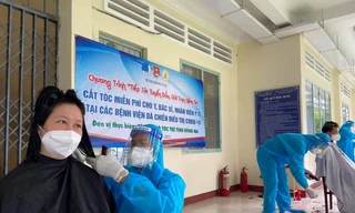 Người trẻ “cầm kéo” tham gia chống dịch