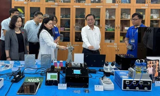 Phát triển găng tay phục hồi chức năng thông minh