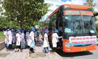 Sinh viên trường ĐH Y Dược Cần Thơ hỗ trợ TP. HCM chống dịch