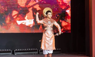 Nữ diễn viên 2K3 theo đuổi nghiệp cải lương