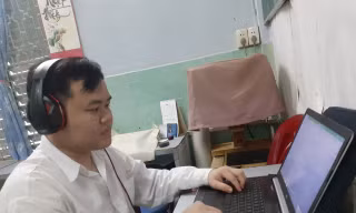 Nam sinh khiếm thị nỗ lực không ngừng để bắt đầu lại cuộc sống mới