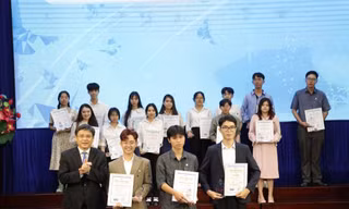 Nam sinh viên Y Dược từng học chuyên Toán nhưng lại đoạt giải thưởng về văn chương