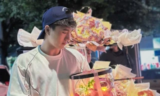 Sinh viên kiếm tiền ‘khủng’ nhờ cơ hội kinh doanh quà mùa Lễ 8/3