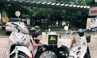 Hai bạn trẻ với mô hình kinh doanh 'cà phê giấy'