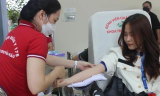 Sinh viên trường ĐH Công nghệ thông tin (ĐHQG TP. HCM) hào hứng ‘Hiến máu tình nguyện Chủ nhật Đỏ’