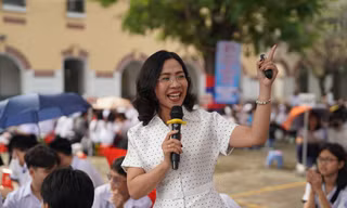 Báo Tiền Phong cùng các đơn vị đưa chuyên gia tâm lý đến với trường học