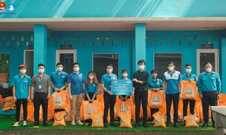 Hội Sinh viên tỉnh Bình Dương trao 530 phần quà cho sinh viên khó khăn