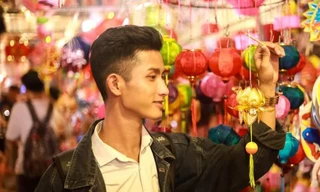 Phố lồng đèn Lương Nhữ Học nhộn nhịp ngày cuối tuần