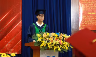 Nam sinh học song ngành và bảng thành tích ấn tượng