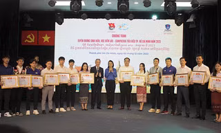 Tuyên dương 123 gương sinh viên Lào, Campuchia học tập tại TP. HCM