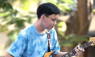 Chàng trai sống và cống hiến hết mình cho âm nhạc, yêu thích hoạt động thiện nguyện