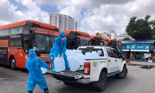 Thành Đoàn TP. HCM tặng dung dịch sát khuẩn cho các tỉnh Đoàn chống dịch