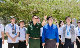 ‘Thanh niên tiên tiến’ tri ân lực lượng giữ gìn biển trời Tổ quốc