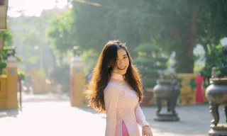 Thủ khoa khoa Văn và tình yêu mãnh liệt với con chữ