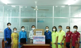 "Cảm ơn những điều phi thường": Tri ân tuyến đầu chống dịch