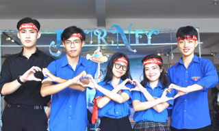 Sinh viên Trường ĐH Kiến trúc TPHCM nhiệt tình tham gia Chủ Nhật Đỏ hiến máu cứu người 