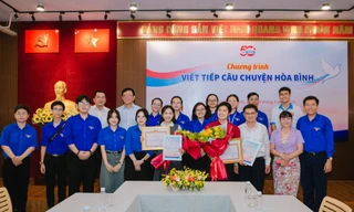 Bạn trẻ TP. HCM trò chuyện với tác giả ca khúc ‘Viết tiếp câu chuyện hòa bình’