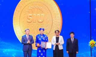 Tiến sĩ trẻ lĩnh vực Khoa học máy tính giành giải Nhất giải ‘SIU Prize Computer Science’ với mức thưởng 2 tỷ đồng