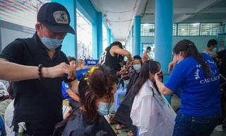 Ấm lòng chương trình cắt tóc miễn phí cho bệnh nhi tại bệnh viện Nhi Đồng 1