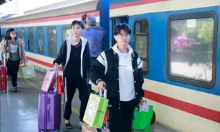 Trên chuyến tàu cuối năm