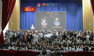 Thắp lửa đam mê cho những 'nhà báo tương lai'