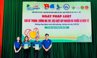 Sinh viên diễn tiểu phẩm tuyên truyền kiến thức về phòng, chống ma túy