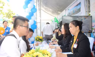 TP. HCM cần tuyển 14 công chức và 5 viên chức từ nguồn sinh viên tốt nghiệp Xuất sắc