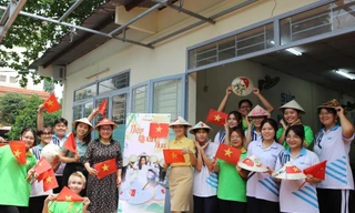 Sôi nổi không khí đón chờ Đại lễ 30/4 qua từng hoạt động gây quỹ của giới trẻ