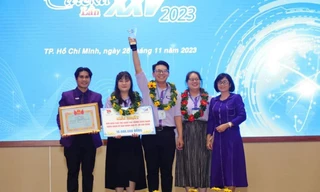 Nhóm sinh viên Sư phạm và cuốn cẩm nang về nâng cao nhận thức về sức khỏe tâm thần cho học sinh THPT