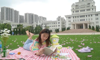 Nữ sinh 19 tuổi giành nhiều học bổng du học