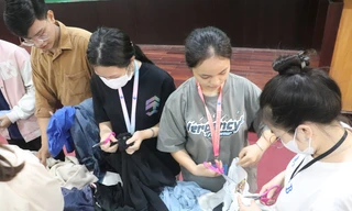 Sinh viên hưởng ứng thu gom vật liệu tái chế