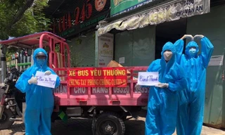 “Chuyến xe yêu thương”: Chở quà đi khắp Sài Gòn