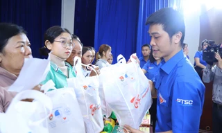 ‘Tết trọn niềm vui 2023’: Trao quà cho bà con khó khăn tỉnh Bà Rịa – Vũng Tàu