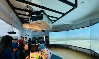 Sinh viên tổ chức chương trình Hè trải nghiệm Hàng không Việt Nam 