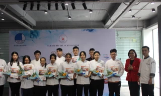  Trao giấy chứng nhận nghề Bếp cho 40 thanh niên có hoàn cảnh khó khăn