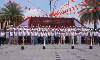 Khởi tranh giải 'Tiền Phong Golf Championship - Non sông một dải'
