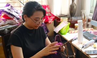 Kỳ công phục dựng lồng đèn truyền thống trăm tuổi