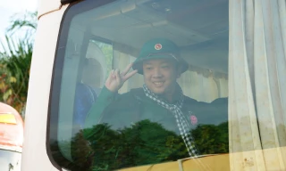 Xúc động giây phút chia tay của thanh niên TP. HCM lên đường nhập ngũ