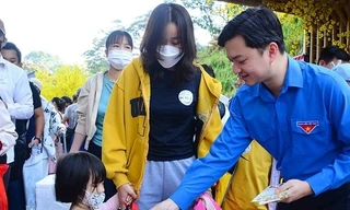 Sinh viên phấn khởi lên đường về nhà đón Tết cùng gia đình