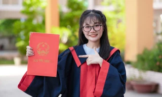 Nâng bước thủ khoa 2024: 'Chỉ có con đường học mới giúp mình thay đổi cuộc sống'